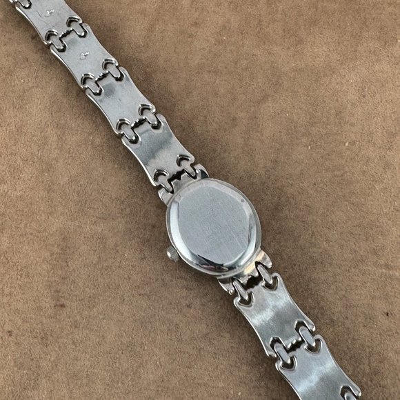 Women's Gruen II Watch with Crystal Accents Gold Tone link Bracelet - Picture 8 of 9